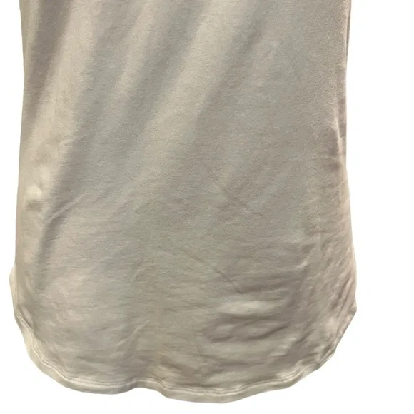 Lilly Pulitzer Amara V-Neck Top Active Tee Shell of a Party White Blue size XS - Picture 8 of 8